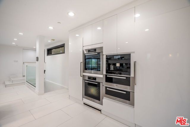 7141 Woodrow Wilson Drive, Los Angeles, CA 90068