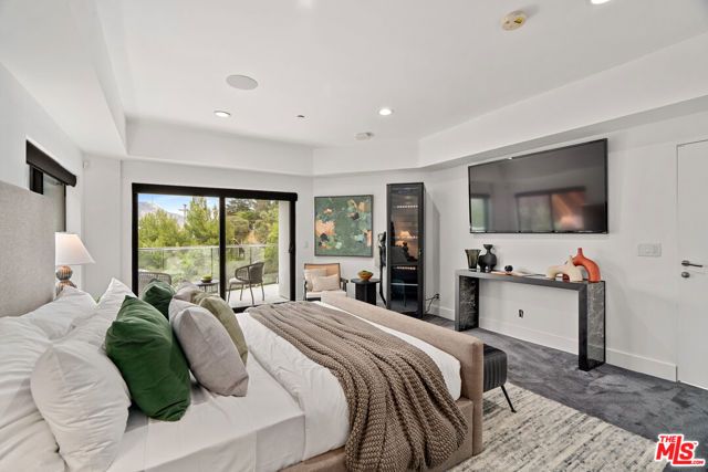 7141 Woodrow Wilson Drive, Los Angeles, CA 90068