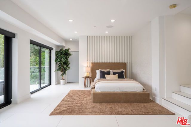 7141 Woodrow Wilson Drive, Los Angeles, CA 90068