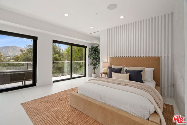 7141 Woodrow Wilson Drive, Los Angeles, CA 90068