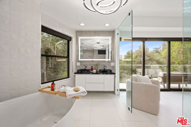 7141 Woodrow Wilson Drive, Los Angeles, CA 90068