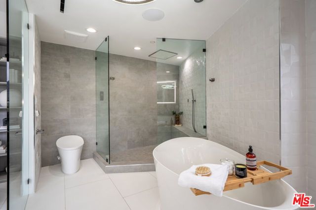 7141 Woodrow Wilson Drive, Los Angeles, CA 90068