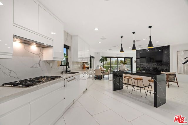 7141 Woodrow Wilson Drive, Los Angeles, CA 90068