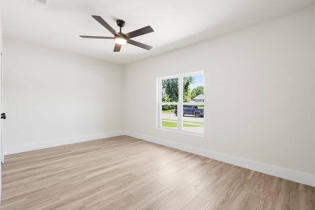 2134 Bowie Drive, Carrollton, TX 75006
