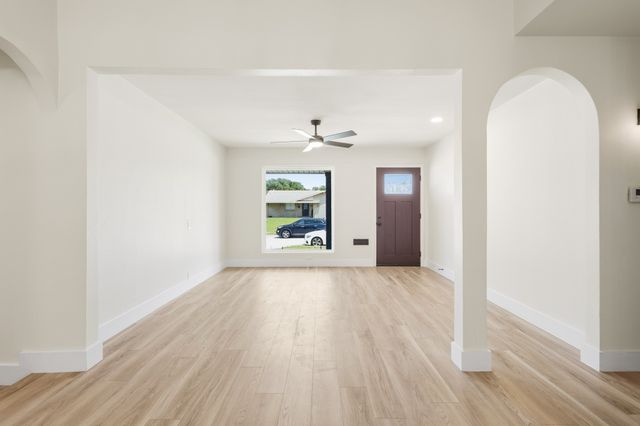 2134 Bowie Drive, Carrollton, TX 75006