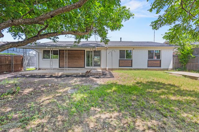 2134 Bowie Drive, Carrollton, TX 75006