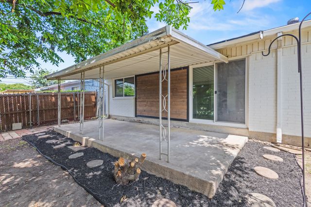 2134 Bowie Drive, Carrollton, TX 75006