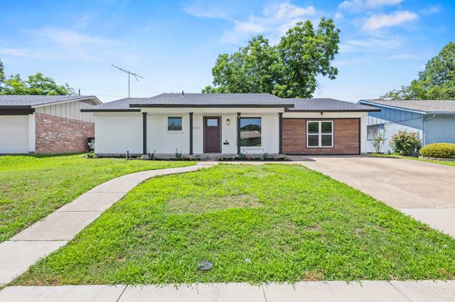 2134 Bowie Drive, Carrollton, TX 75006