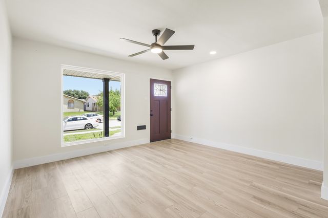 2134 Bowie Drive, Carrollton, TX 75006