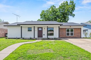 2134 Bowie Drive, Carrollton, TX 75006