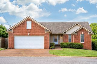 133 Cloverfield Ct, Hendersonville, TN 37075
