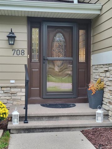 708 KENSINGTON ROAD, Neenah, WI 54956