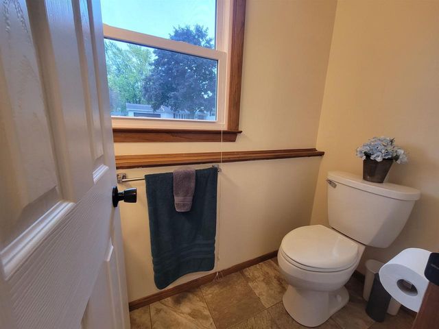 708 KENSINGTON ROAD, Neenah, WI 54956