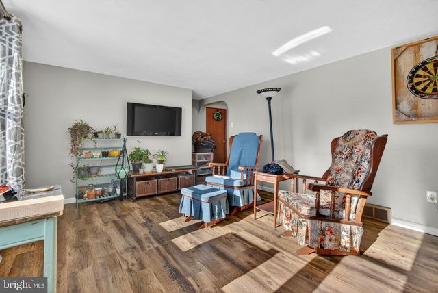 53 DAWN LN, York, PA 17406