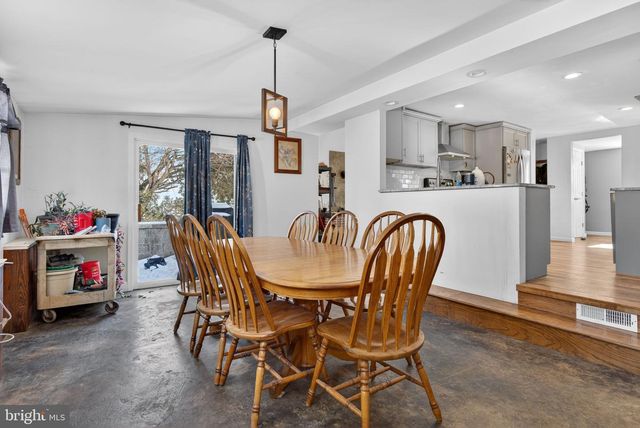 53 DAWN LN, York, PA 17406