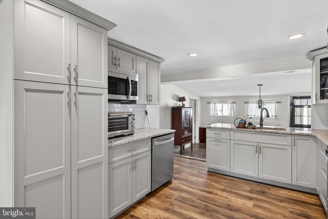 53 DAWN LN, York, PA 17406