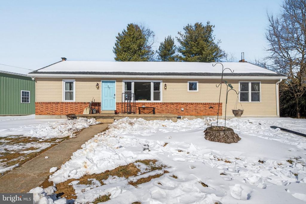 53 DAWN LN, York, PA 17406