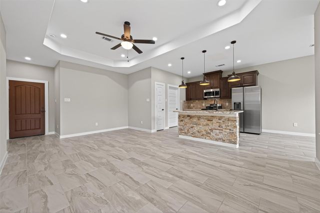 1107 Lyle W Avenue, Cleveland, TX 77327