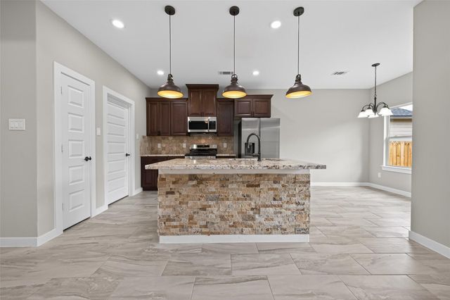 1107 Lyle W Avenue, Cleveland, TX 77327