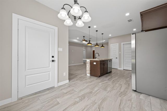 1107 Lyle W Avenue, Cleveland, TX 77327