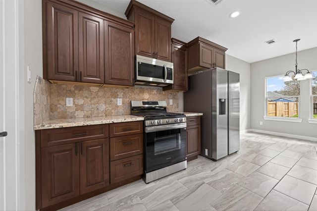 1107 Lyle W Avenue, Cleveland, TX 77327