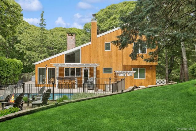 620 Wunneweta Road, Cutchogue, NY 11935