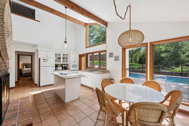 620 Wunneweta Road, Cutchogue, NY 11935