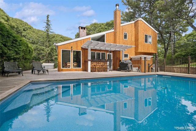 620 Wunneweta Road, Cutchogue, NY 11935