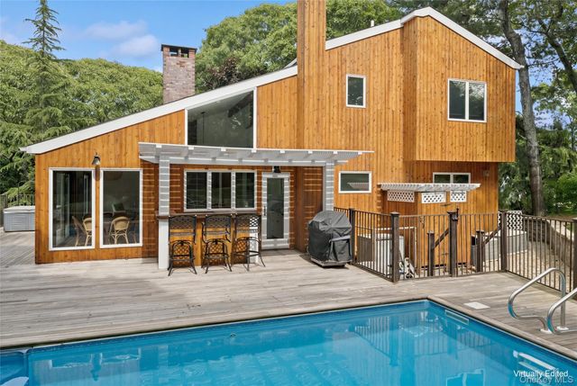620 Wunneweta Road, Cutchogue, NY 11935