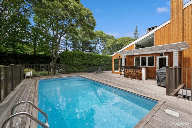 620 Wunneweta Road, Cutchogue, NY 11935