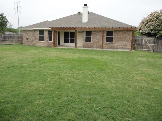316 Hacienda Drive, Waxahachie, TX 75165