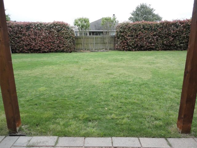 316 Hacienda Drive, Waxahachie, TX 75165