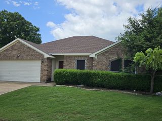 316 Hacienda Drive, Waxahachie, TX 75165