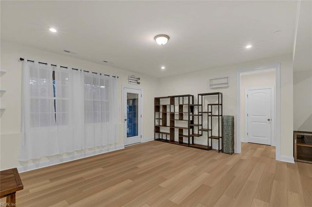 5109 Shoreline CT, Williamsburg, VA 23185