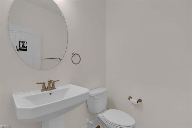 5109 Shoreline CT, Williamsburg, VA 23185