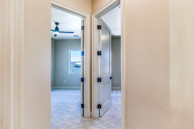 805 Hintze Landing Ct, Modesto, CA 95354