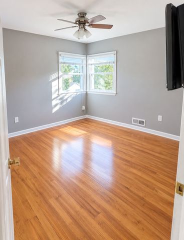 12 Arno Street, Oakhurst, NJ 07755