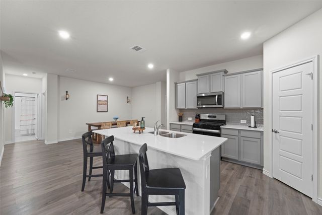 3720 Tracewood Bend, Aubrey, TX 76227
