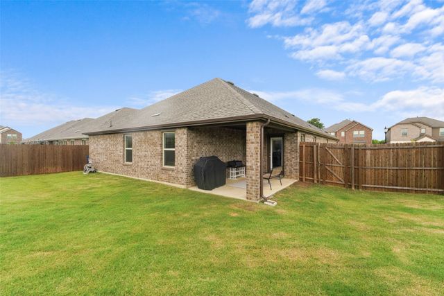 3720 Tracewood Bend, Aubrey, TX 76227