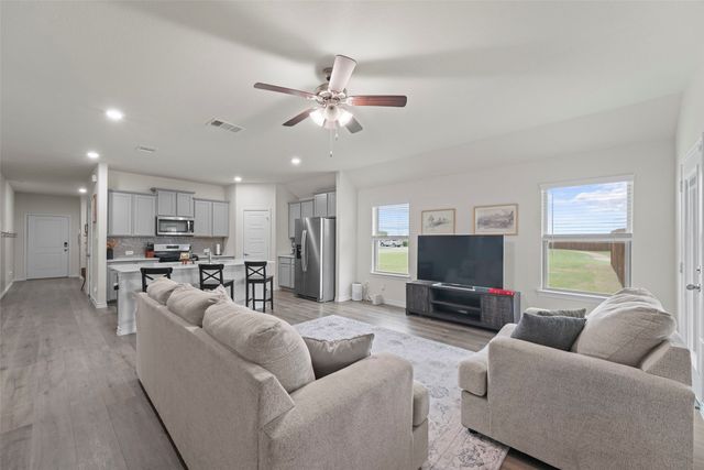 3720 Tracewood Bend, Aubrey, TX 76227