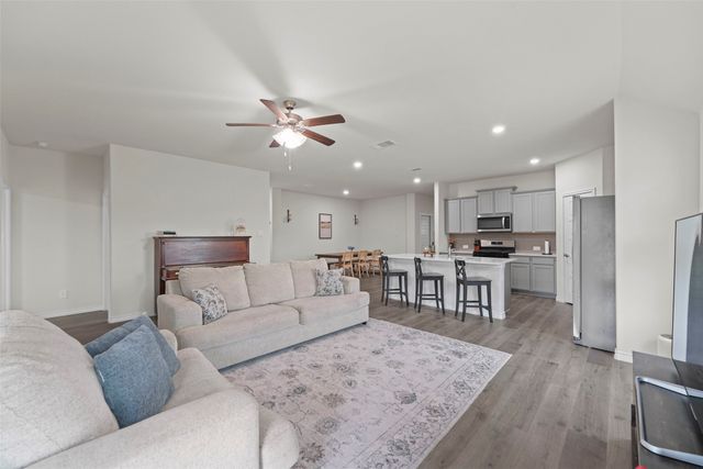 3720 Tracewood Bend, Aubrey, TX 76227