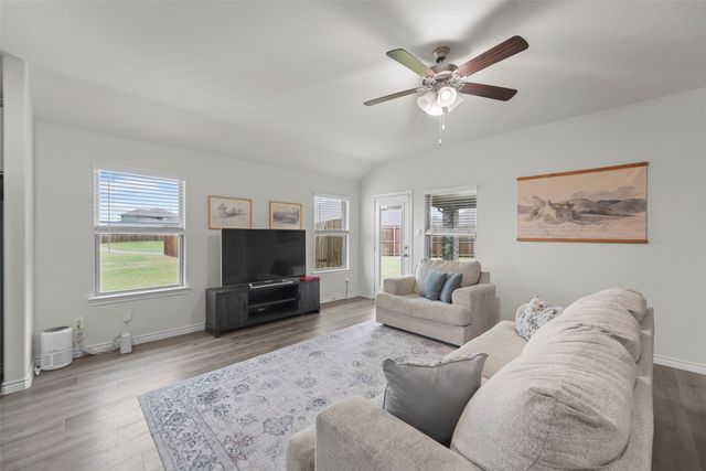 3720 Tracewood Bend, Aubrey, TX 76227