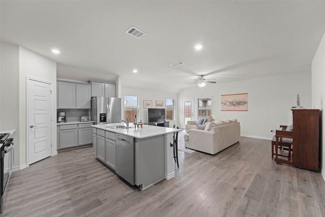 3720 Tracewood Bend, Aubrey, TX 76227