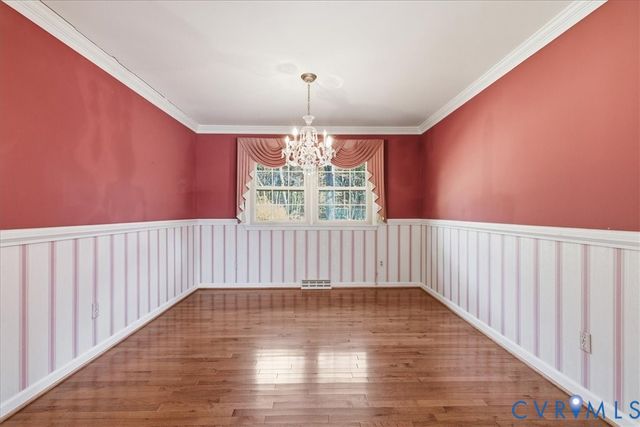 122 Hampton Dr, Colonial Heights, VA 23834