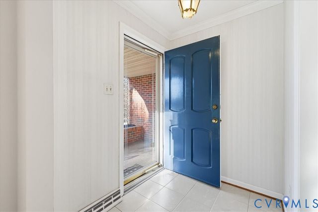 122 Hampton Dr, Colonial Heights, VA 23834