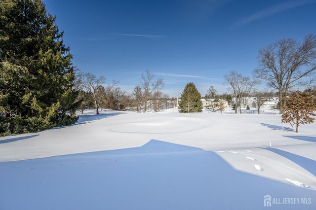 17 Inwood Terrace, Freehold, NJ 07728