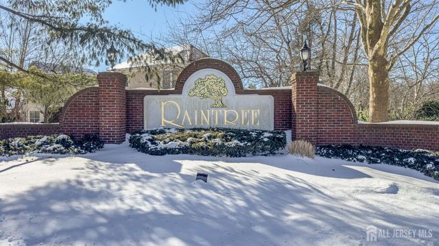 17 Inwood Terrace, Freehold, NJ 07728