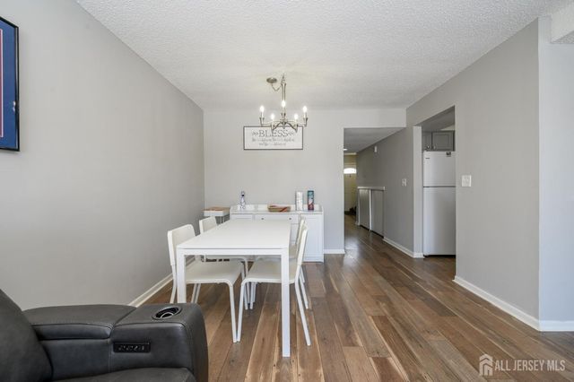 17 Inwood Terrace, Freehold, NJ 07728