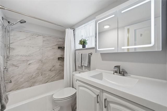 1200 Hillcrest Ct 306, Hollywood, FL 33021