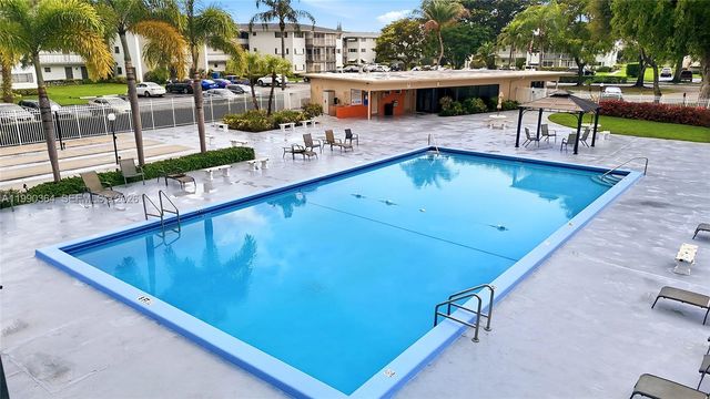 1200 Hillcrest Ct 306, Hollywood, FL 33021